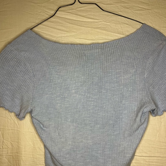 baby blue top! - Picture 4 of 4